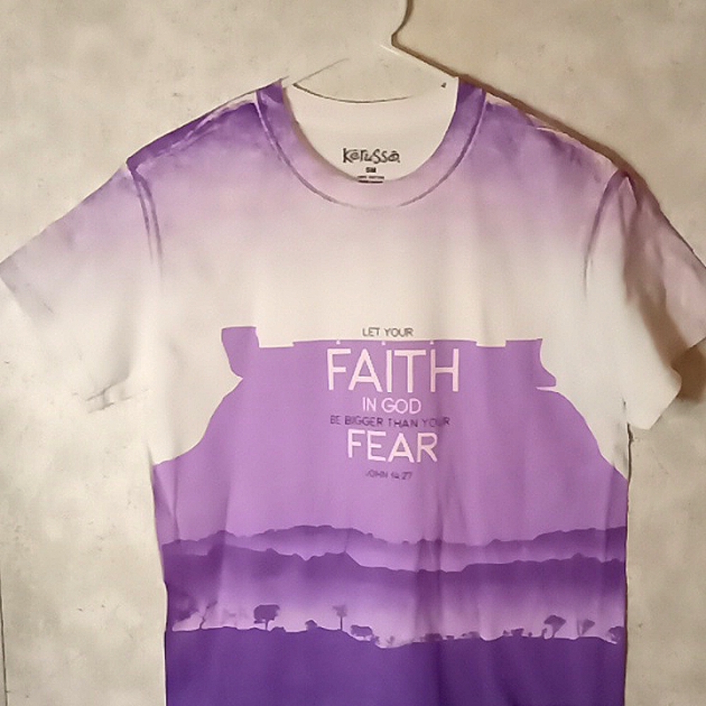 ❤️ 3/$20- Faith Base Tee Shirt, size S/M, pre loved condition,